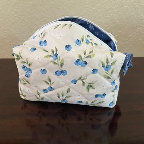 Makeup Bag/Essential Pouch-Blueberries